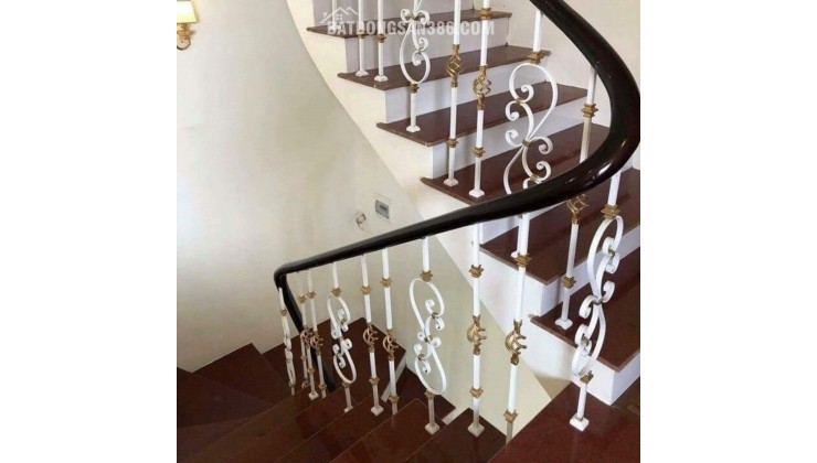 Cho thuê nhà, Xã Đàn, Ô Chợ Dừa, Nguyễn Lương Bằng, 235m2x 4T -39 tr